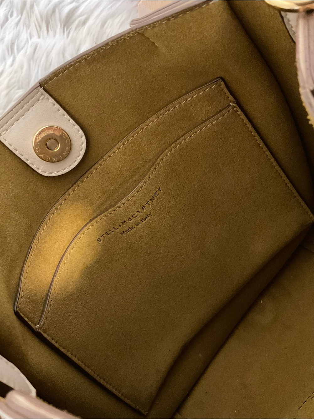 Stella McCartney’ Cream Bucket Crossbody with Iconic Strap. Includes Dust bag. - Picture 3 of 4